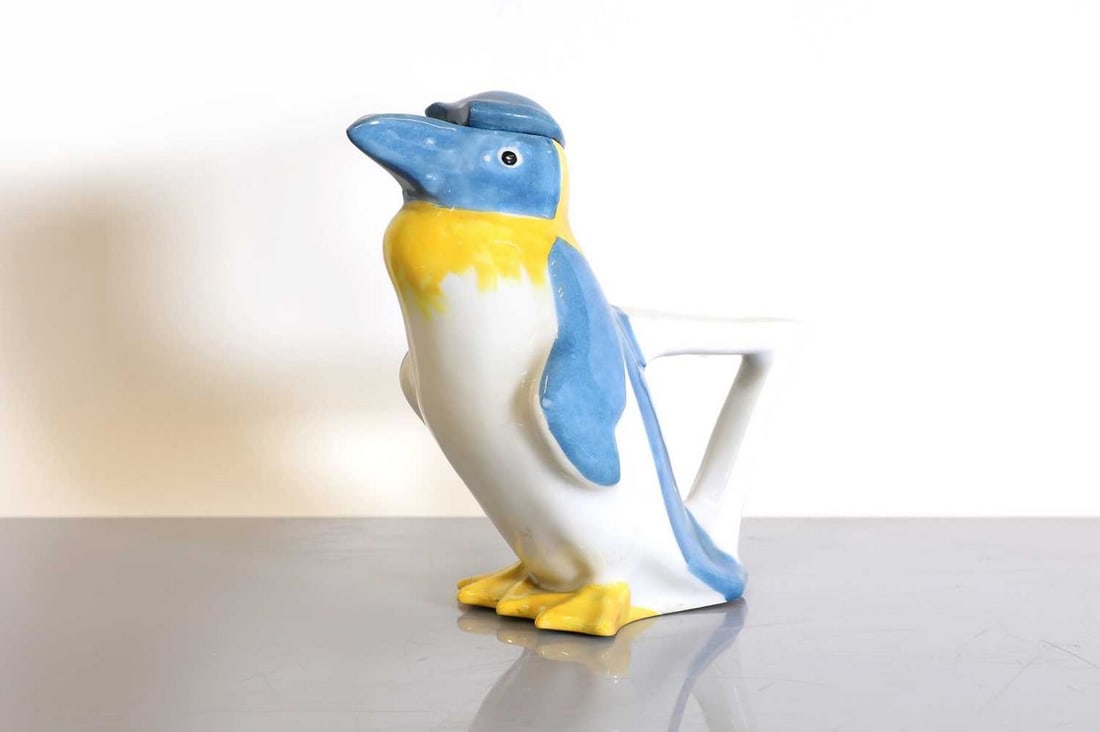 A Theodore Haviland porcelain pitcher and cover, (1 of 5)