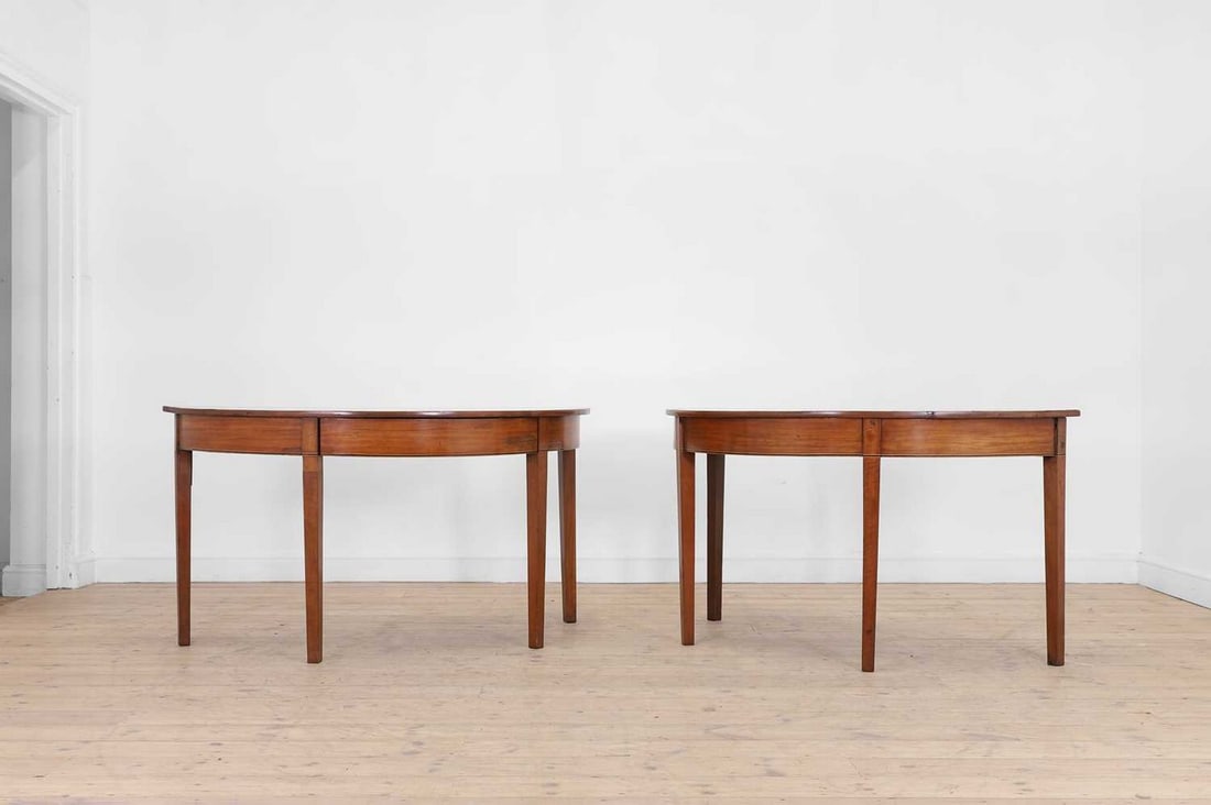 A pair of George III mahogany side tables, (1 of 6)