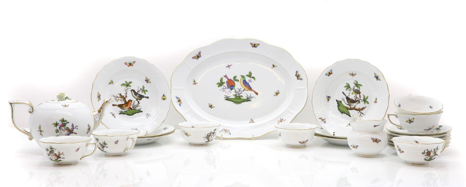 A Herend porcelain 'Rothschild Bird' pattern tea service (1 of 4)
