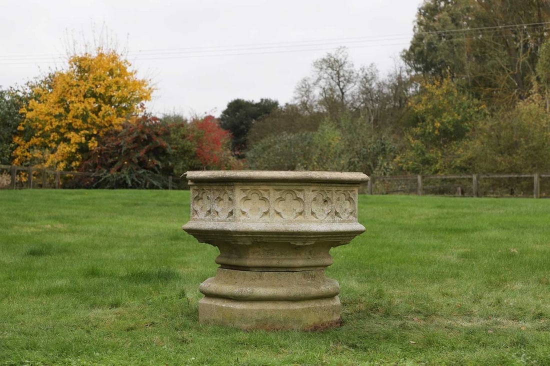 A large Haddonstone garden urn, (1 of 5)