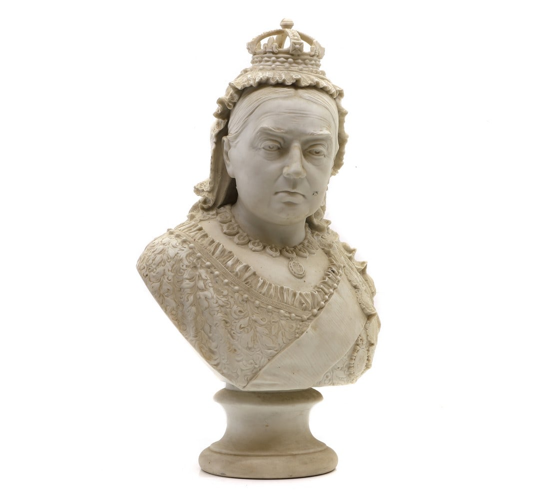 A large Robinson and Leadbetter Parian bust of Queen Victoria, (1 of 2)