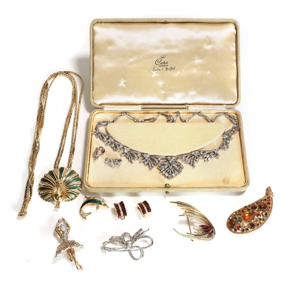 A collection of Mid 20th century and later costume jewellery, (1 of 1)