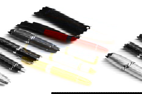 Montblanc gilt metal fountain pen,: Montblanc gilt metal fountain pen, a Montblanc ballpoint pen, both with sleeves and a further fountain pen with matching ballpoint pen (6) Condition Report: Gilt pen with minor dent