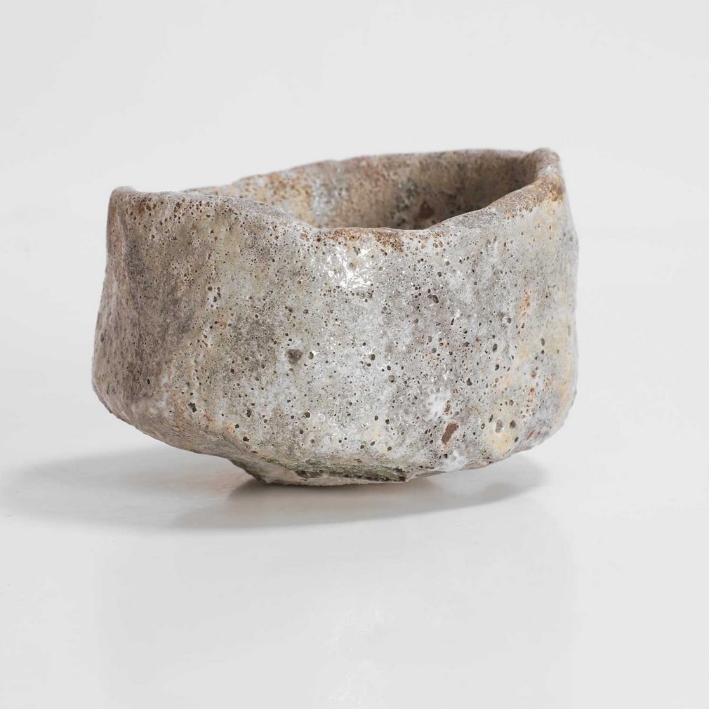 ▲ Ewen Henderson (1934-2000),: ▲ Ewen Henderson (1934-2000), a tea bowl, 1990s, mixed clays, 11cm wide 7cm high Condition Report: This lot appears in good overall condition.