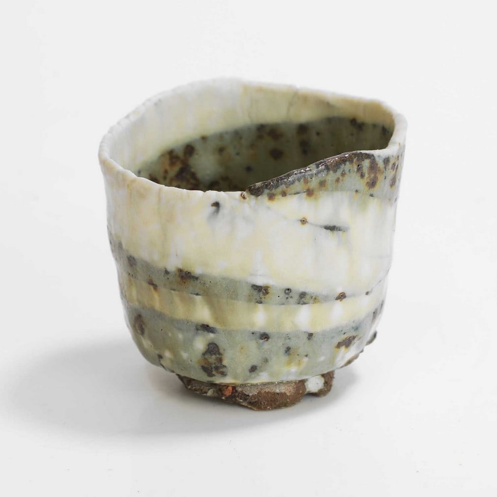 ▲ Ewen Henderson (1934-2000),: ▲ Ewen Henderson (1934-2000), a small bowl, 1970s, mixed clays, 7.5cm diameter 7cm high
