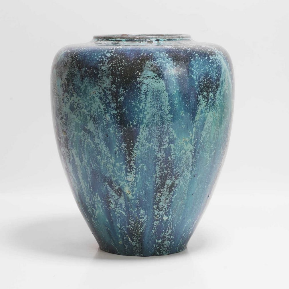 Pilkington's Royal Lancastrian Pottery A vase (1 of 4)