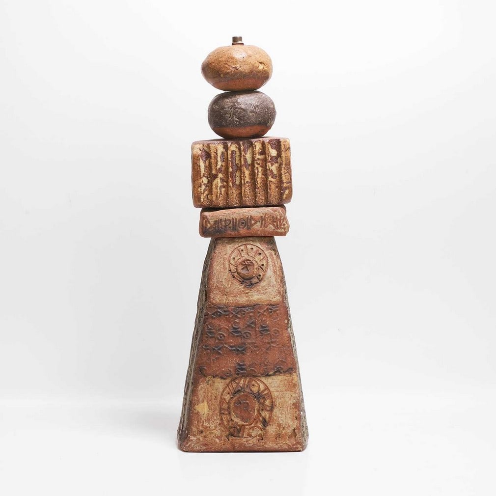 ▲ Bernard Rooke (b.1938) A stoneware lamp (1 of 3)