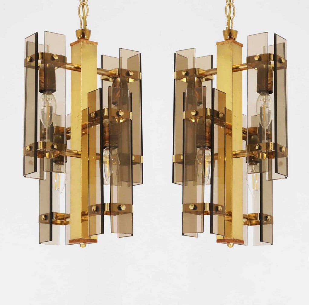 Murano A pair of chandeliers (1 of 2)