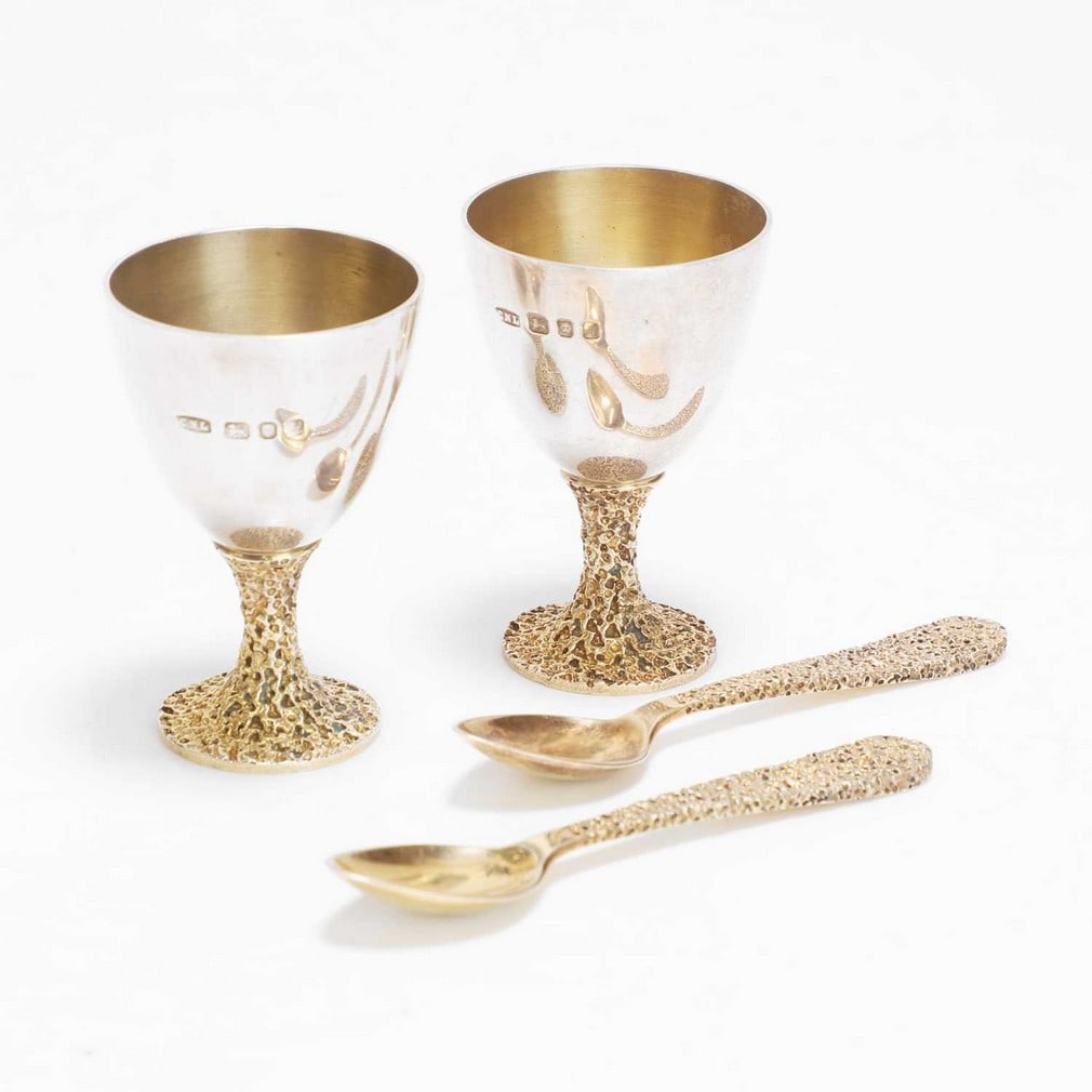 ▲ Christopher Nigel Lawrence (b.1936) A pair of silver and silver gilt egg cups (1 of 3)