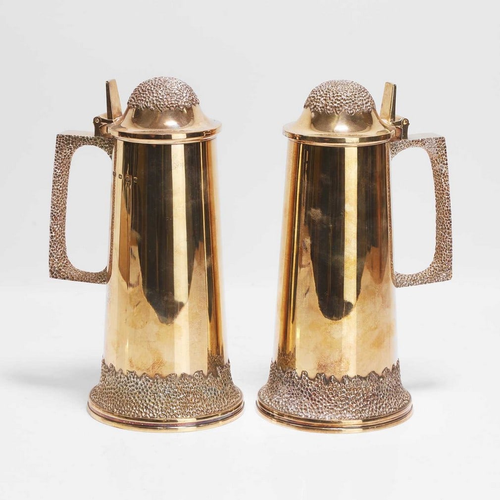 ▲ Christopher Nigel Lawrence (b.1936) A pair of silver-gilt tankards (1 of 4)
