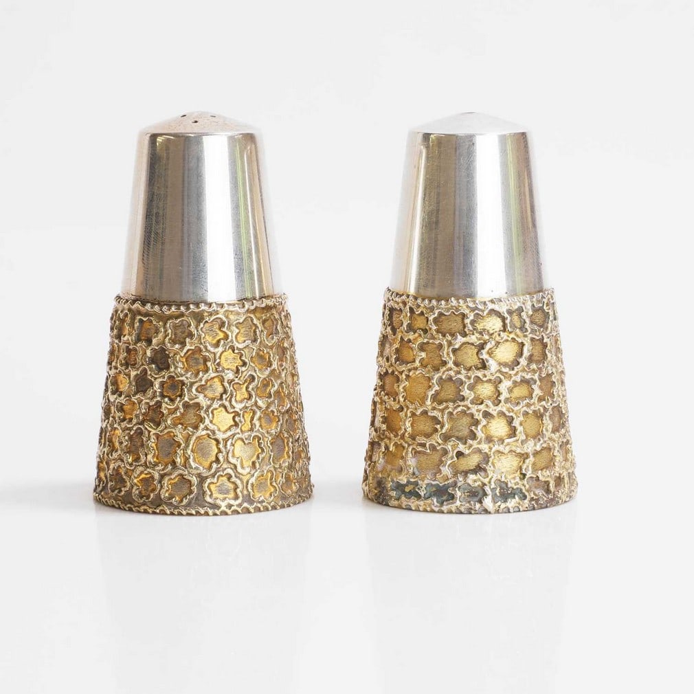 ▲ Stuart Devlin (Australian-British, 1931-2018) A silver and silver-gilt two-piece cruet set (1 of 3)