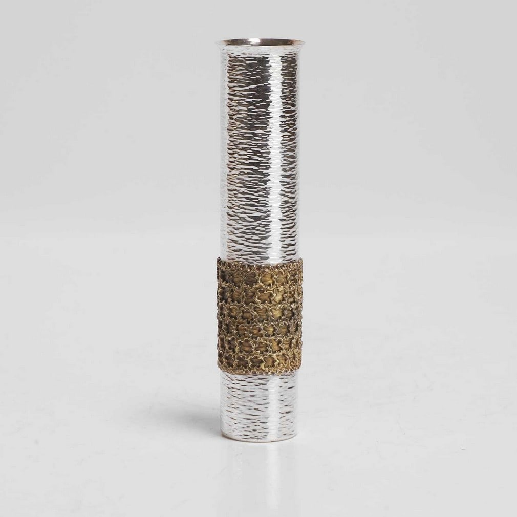 ▲ Stuart Devlin (Australian-British, 1931-2018) A small silver and silver-gilt cylinder stem (1 of 3)