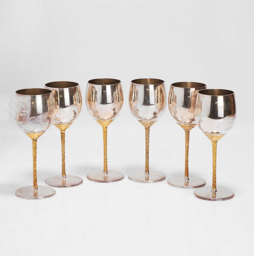 ▲ Stuart Devlin (Australian-British, 1931-2018) A set of six silver and silver-gilt goblets (1 of 3)