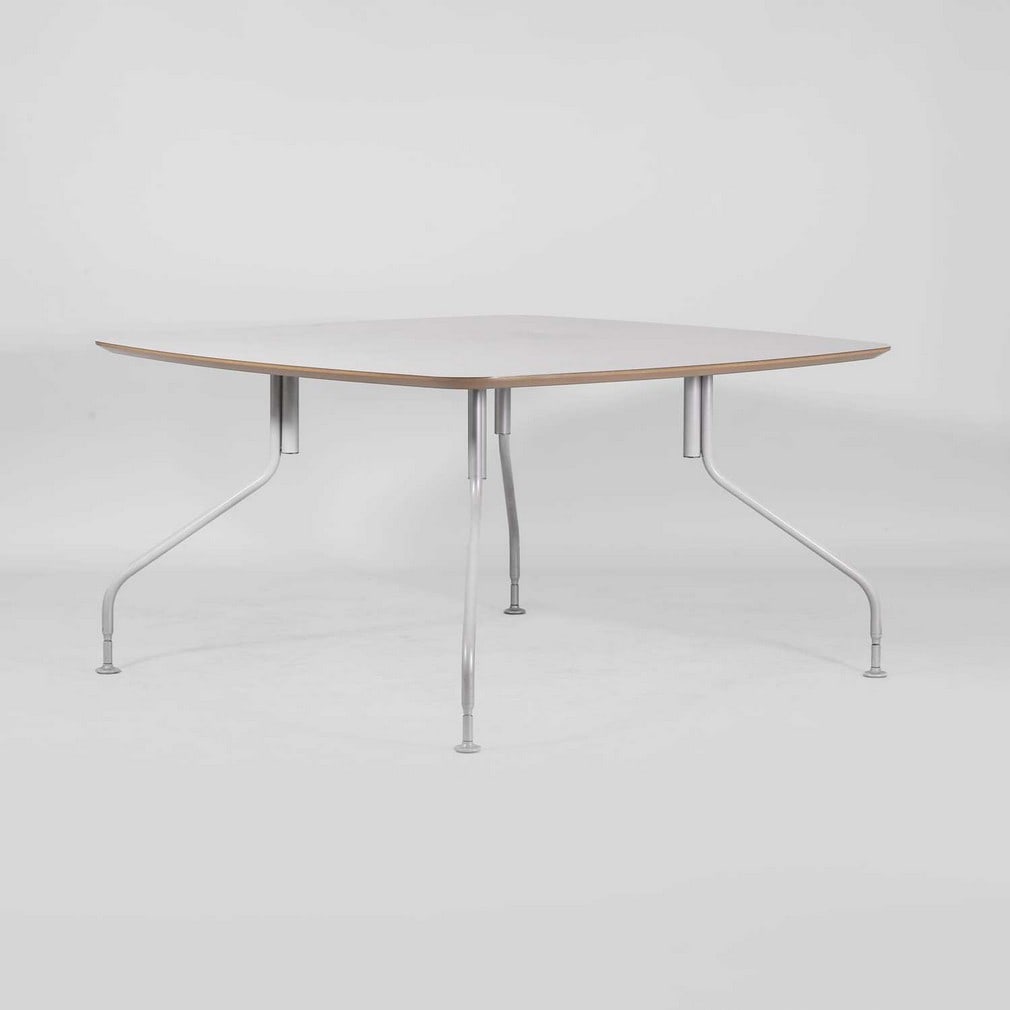 Antonio Citterio (Italian, b.1950) for B&B Italia A dining table (1 of 4)