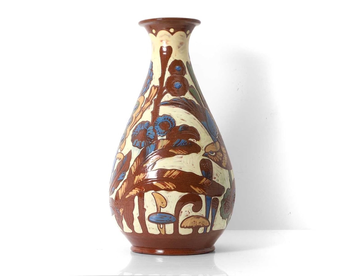 A large CH Brannam vase Circa 1890 (1 of 13)