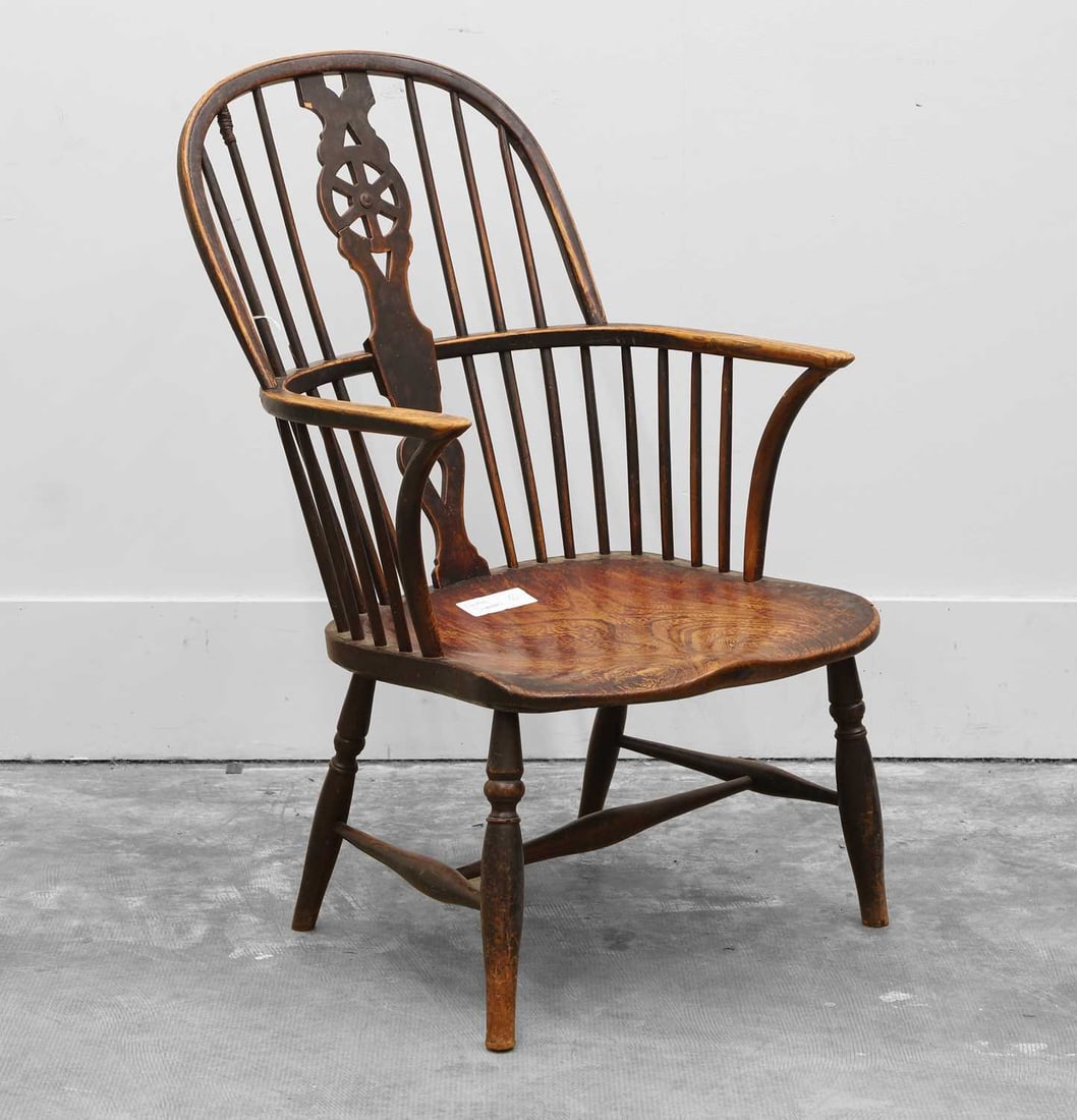 A Windsor elm and beechwood open armchair 20th century (1 of 4)