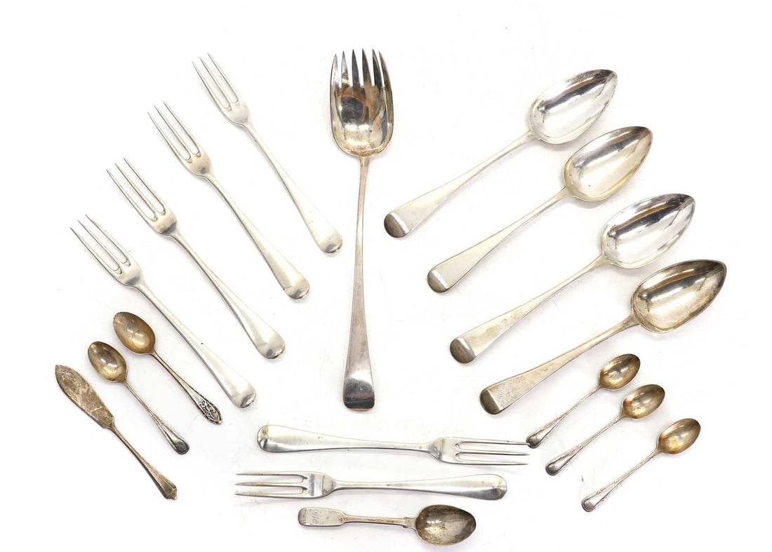 A collection of silver rattail flatware Regency (1 of 2)