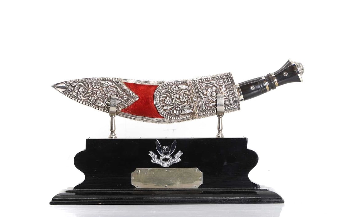 A Gurkha kukri and scabbard on presentation stand 20th century (1 of 2)