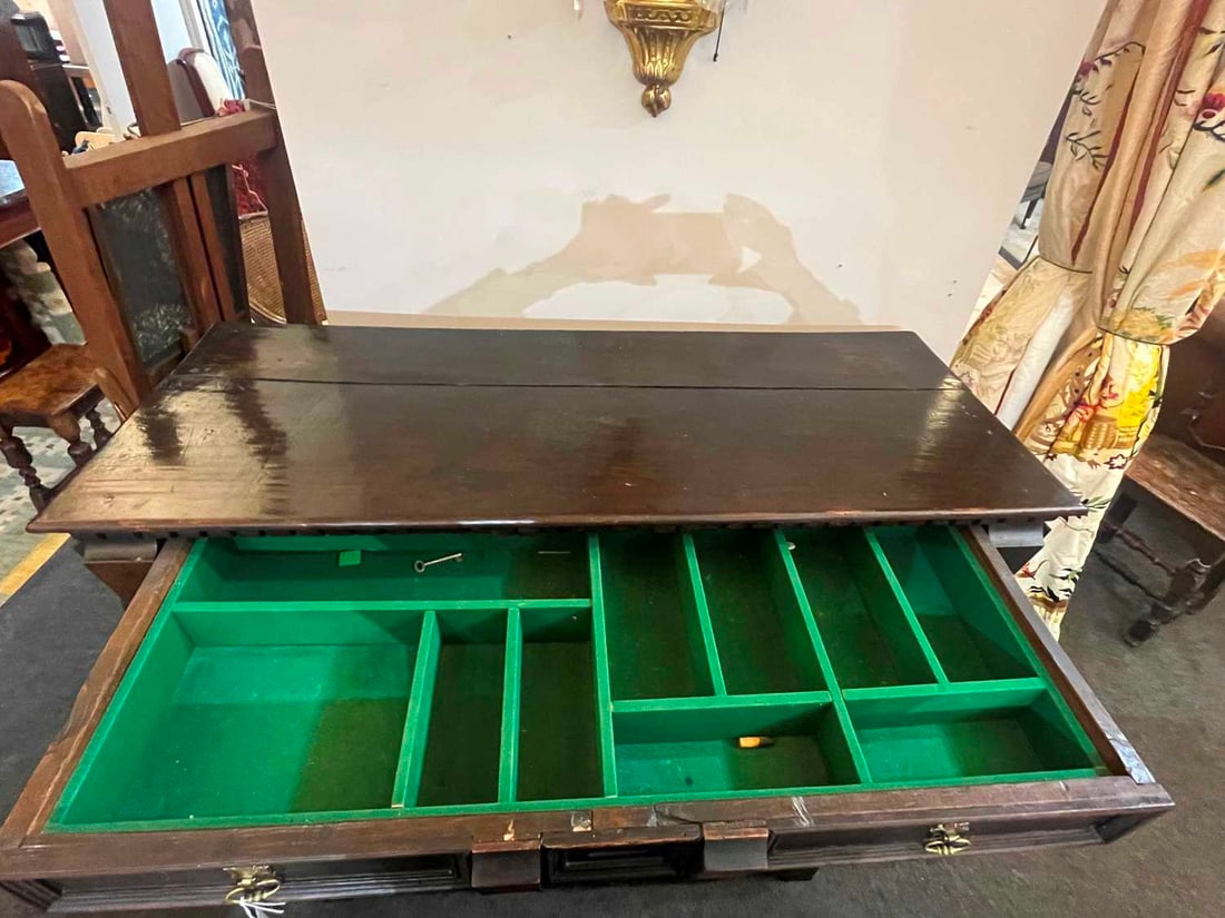 A James II oak cupboard Circa 1680 - 10