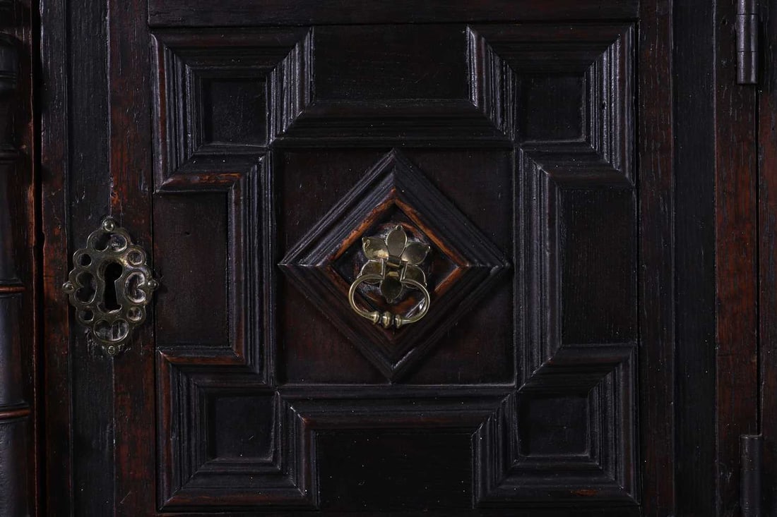 A James II oak cupboard Circa 1680 - 5