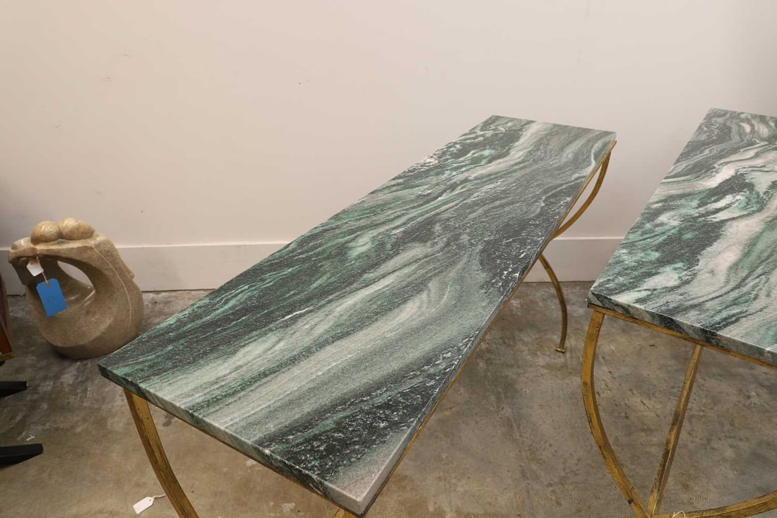 A pair of marble and brass console tables Of recent manufacture - 2