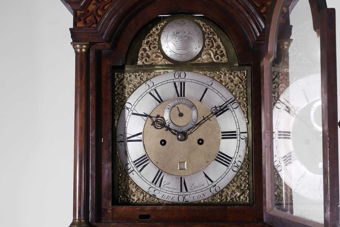 A George I walnut longcase clock Early 18th century - 4
