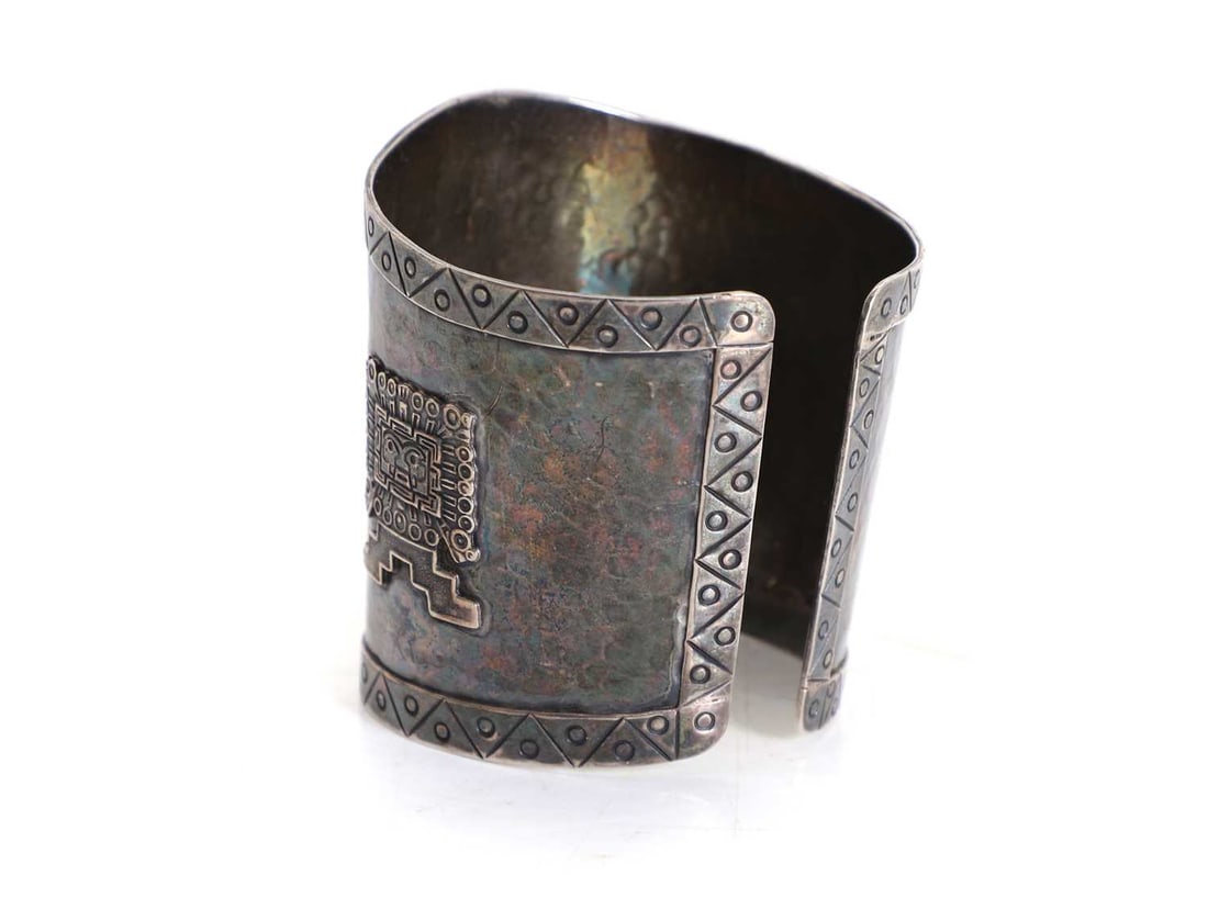 A Peruvian silver cuff bracelet, 20th century - 2