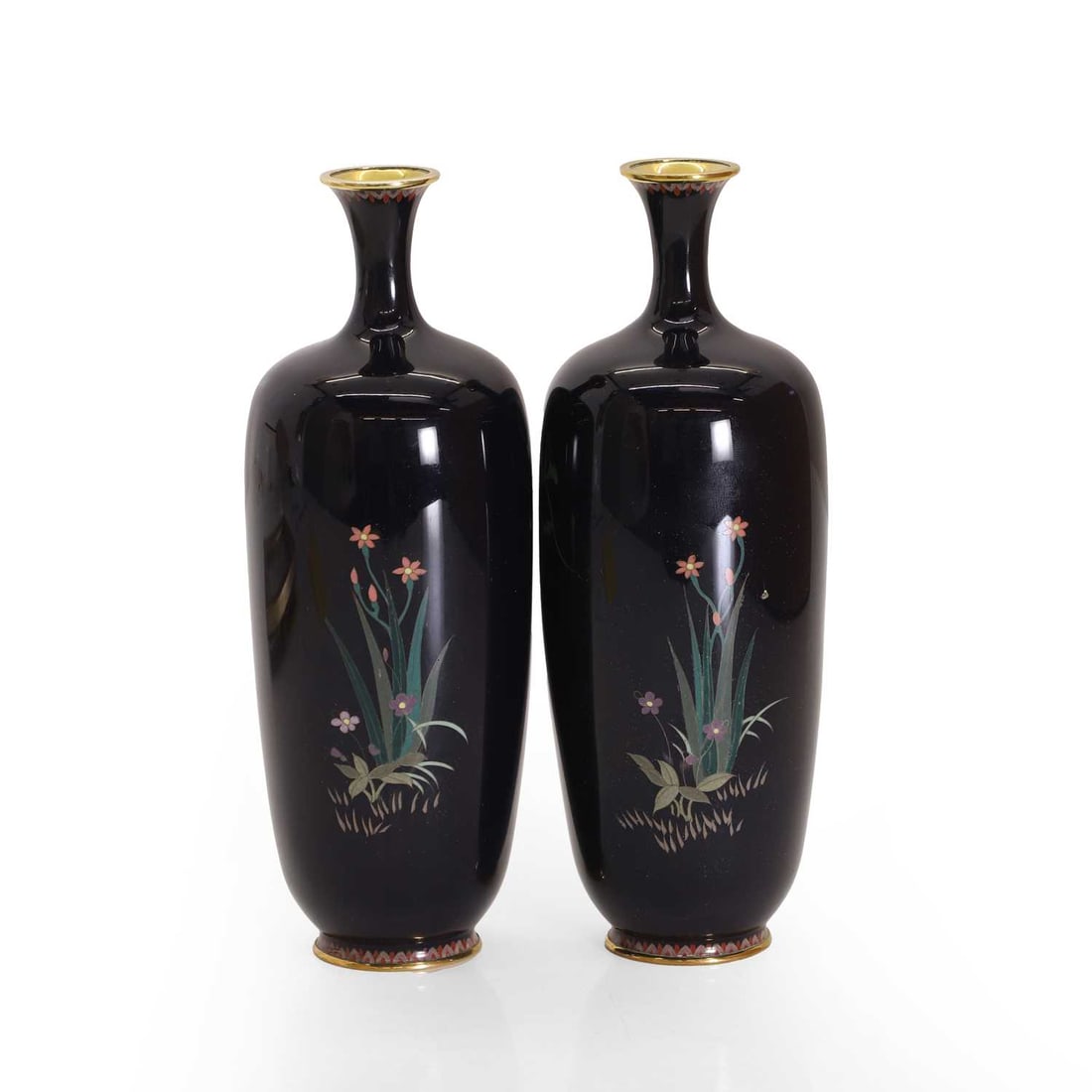 A pair of Japanese cloisonne vases Meiji Period (1868-1912) - 2