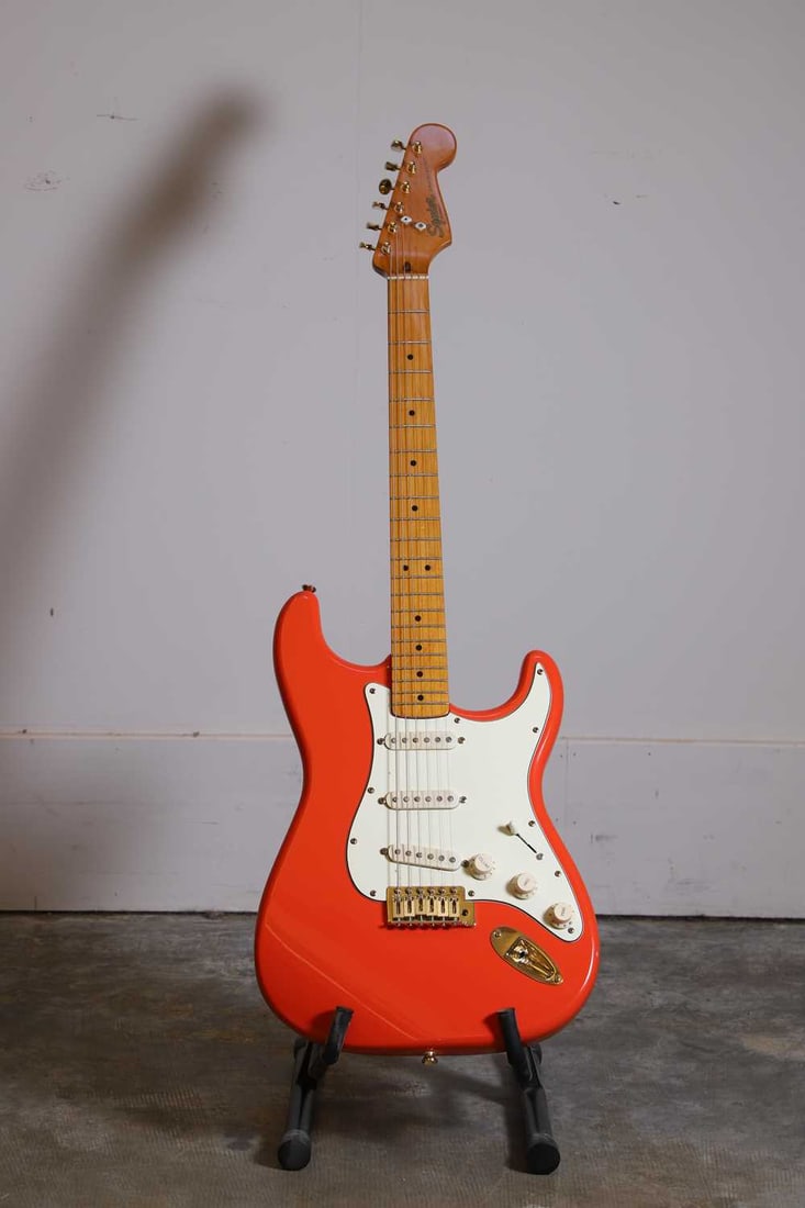 A Fender Squier Stratocaster guitar Of recent manufacture (1 of 4)