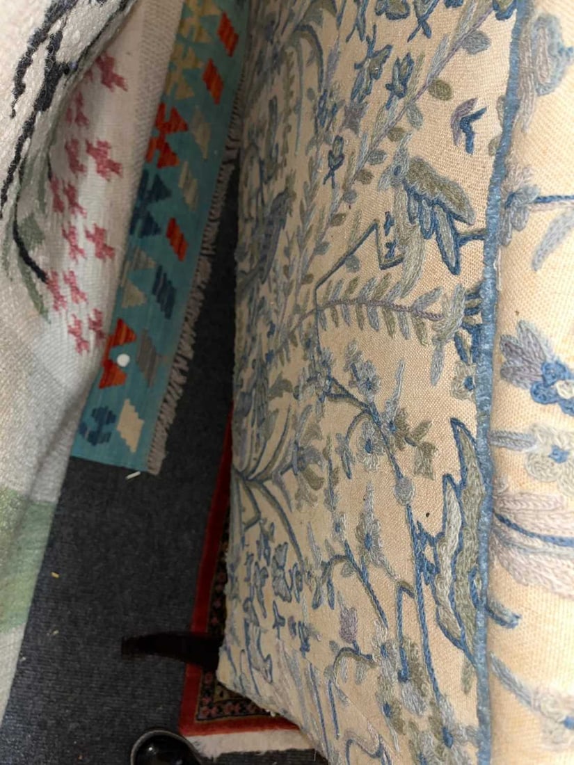 A George III-style mahogany settee, Late 19th century - 17