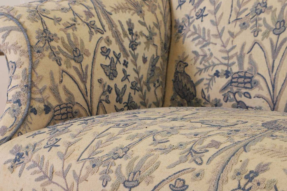 A George III-style mahogany settee, Late 19th century - 7