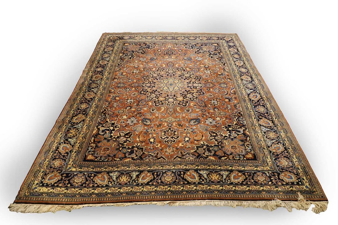 A modern Kerman Persian carpet Of modern manufacture (1 of 7)