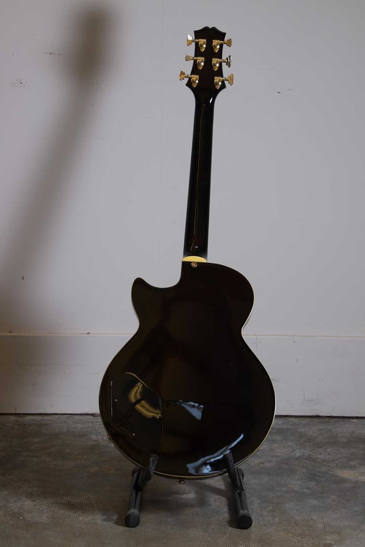 A Peerless electric guitar of recent manufacture - 2