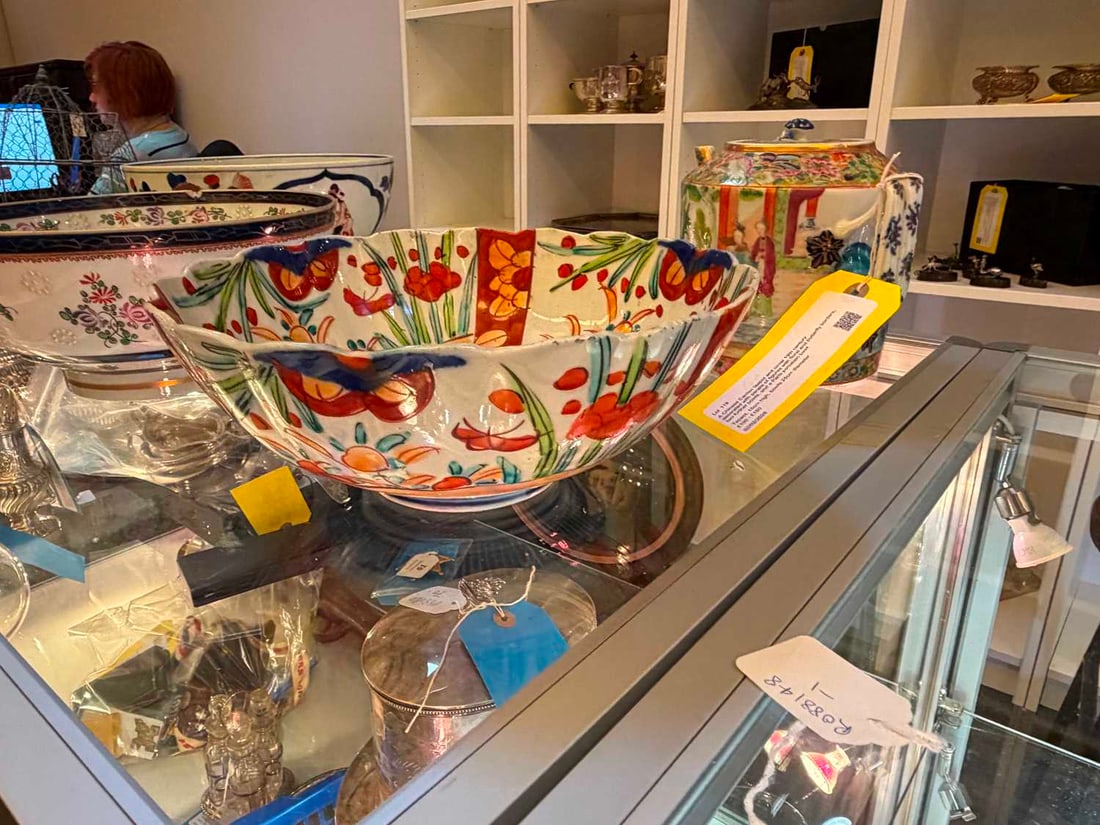 A Chinese Canton teapot and cover 19th century - 5