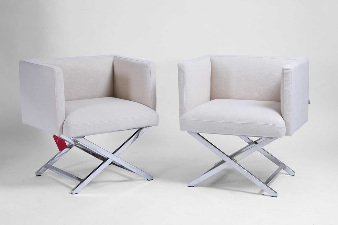 A pair of contemporary white armchairs Modern, by Eichholtz (1 of 2)