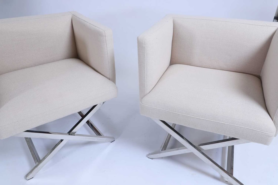 A pair of contemporary white armchairs Modern, by Eichholtz - 2