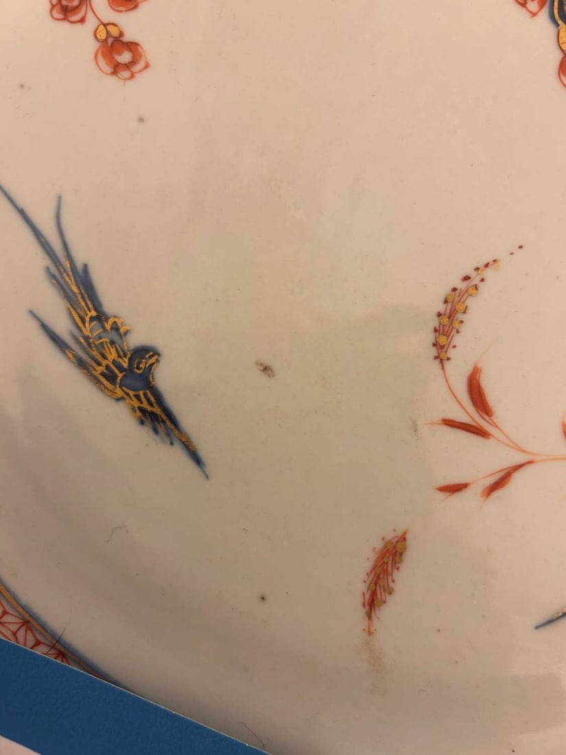 A pair of Chinese Imari porcelain dishes Qing dynasty (1644–1912) Circa 1720 - 12