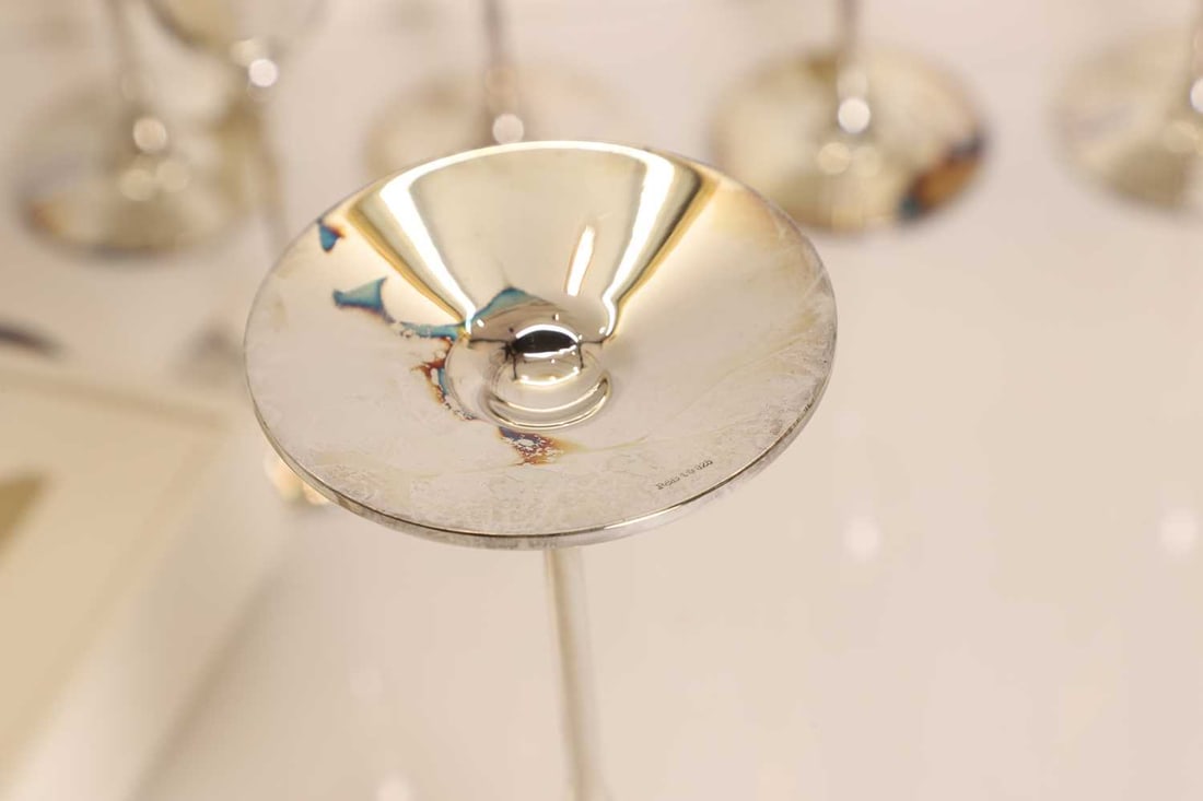 A collection of twelve silver champagne flutes - 3