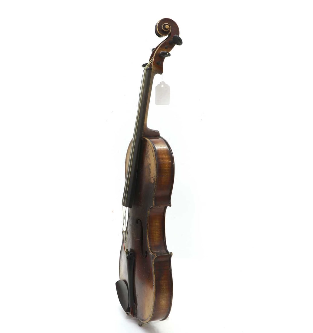 A Continental cased violin and bow Late 19th to early 20th century - 2