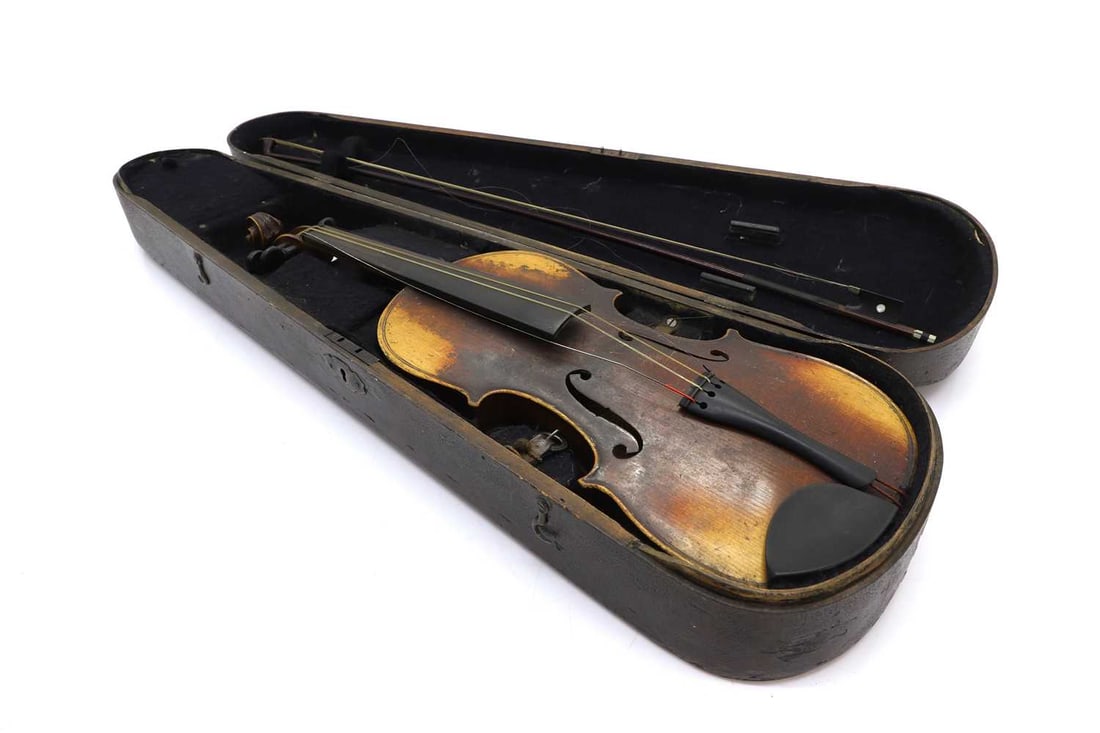 A Continental cased violin and bow Late 19th to early 20th century - 4
