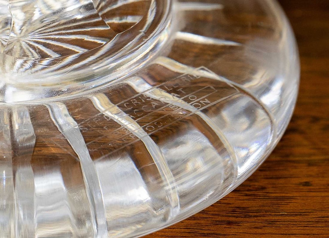 A near pair of Baccarat ‘Edwige’ cut-glass vases Circa 1950, French - 10