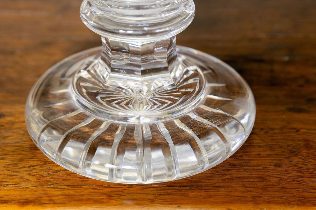 A near pair of Baccarat ‘Edwige’ cut-glass vases Circa 1950, French - 2