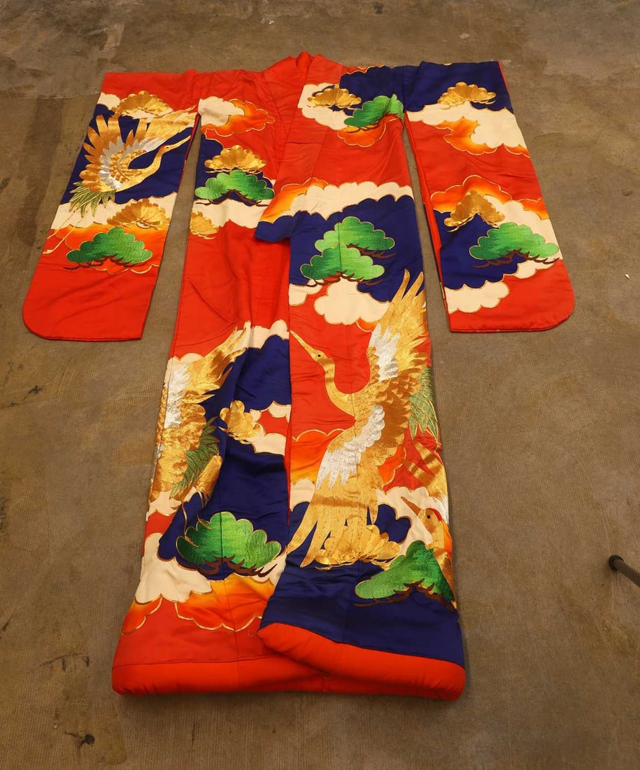 A wedding kimono 'uchikake' 20th century (1 of 2)