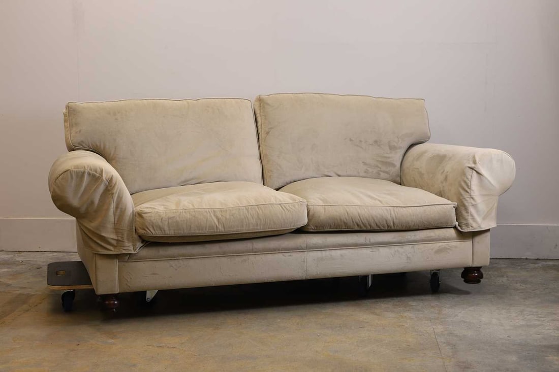 A two seater sofa Of modern manufacture (1 of 3)