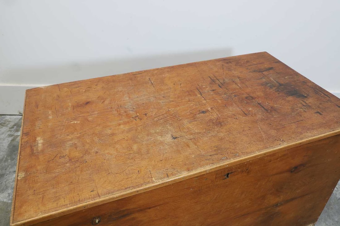 A pine chest 20th century - 2