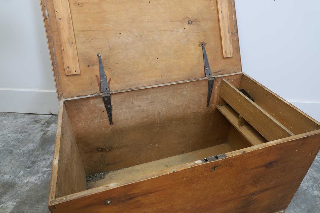 A pine chest 20th century - 3