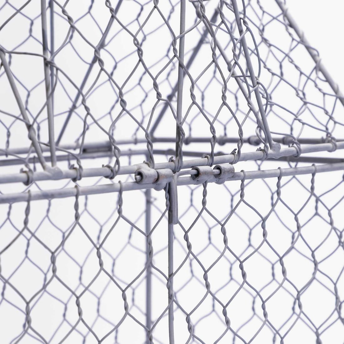 An ornamental wire birdcage Of recent manufacture - 5