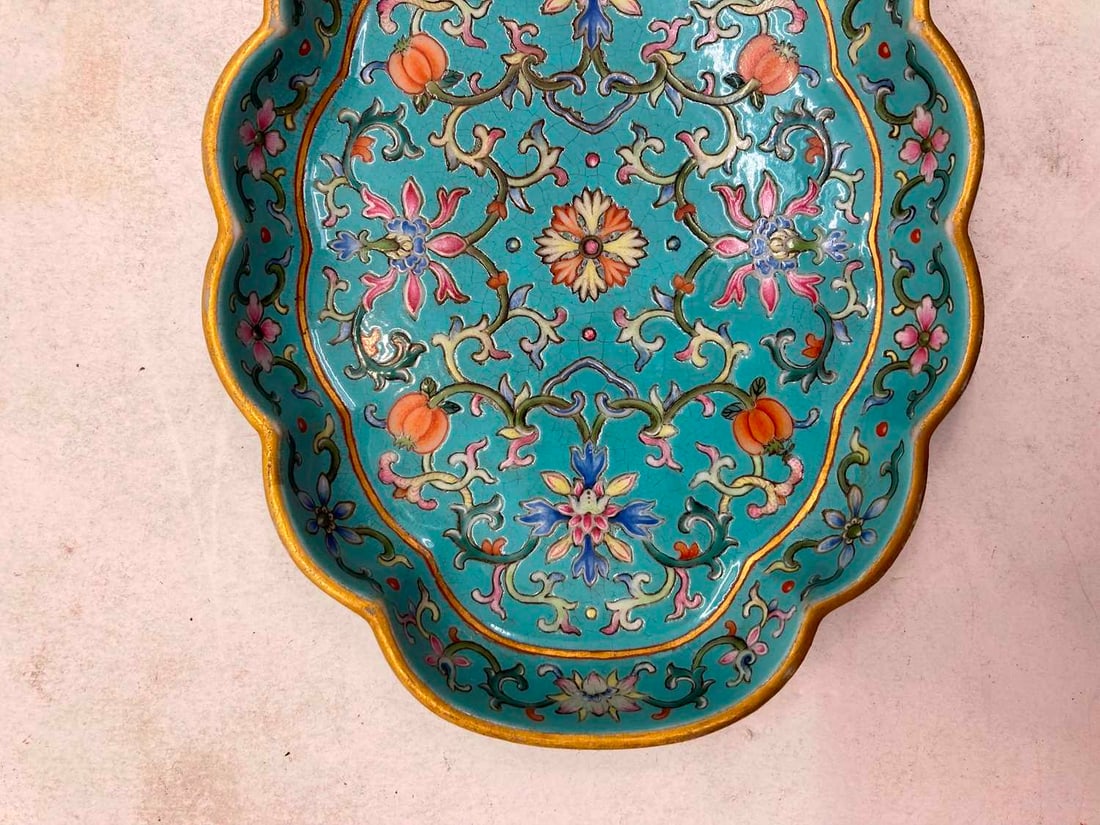 A Chinese famille rose porcelain dish 20th century - 7