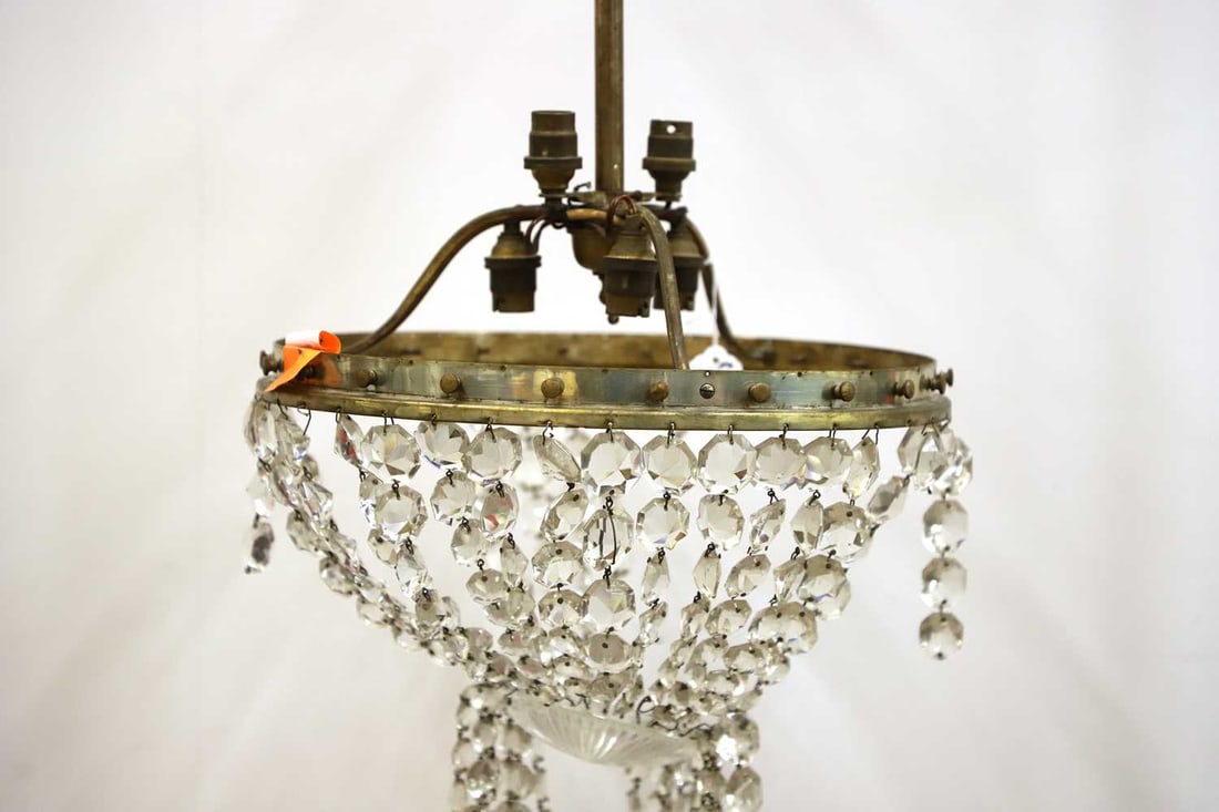 A cut glass chandelier Late 19th century - 4