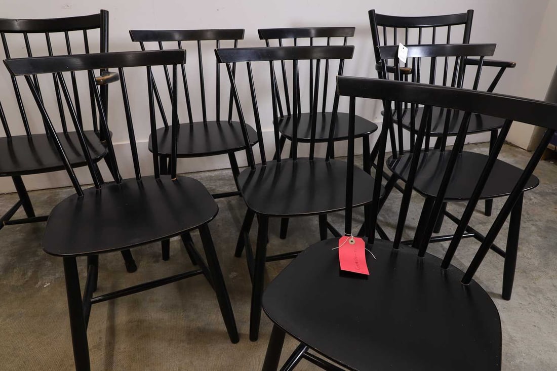 A set of eight J42 chairs 20th century - 2